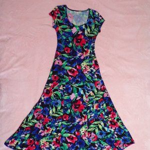 BLACK FLORAL MIDI DRESS, A-LINE IN SIZE SMALL